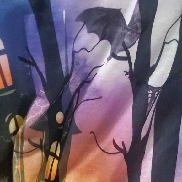 NEW WITH TAGS 'EYE SPY BATS' WOMENS TSHIRT - Picture 4 of 4